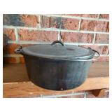 Wagner Ware Cast Iron Dutch Oven with Lid