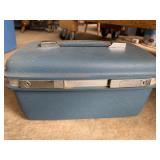 Samsonite Blue Hard-Sided Makeup Train Case
