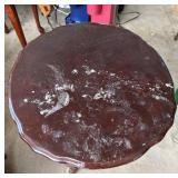 Mahogany Side Table with Shell Carving, 21.5' x 20