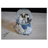 Penguin Musical Water Globe