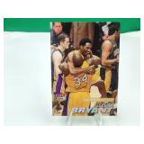 2000 Fleer Ultra Kobe Bryant #10