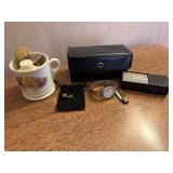 Vintage Grooming and Personal Accessories