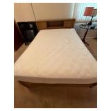 Wood Headboard with Optional Mattress, 58.5ï¿½ x 89ï¿½