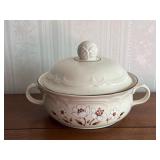 Cumberland Stoneware Tureen with Lid