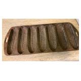 Cast Iron Cornbread Pan with Corn Cob Design