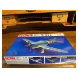 George 1:32 Kawanishi N1K2-J Model Kit