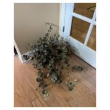 Wicker Basket 17ï¿½x12ï¿½x12ï¿½ w/Faux Plant