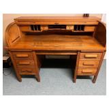 Vtg Oak Roll-Top Desk With Drawers
