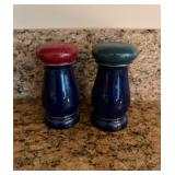 Vtg Ceramic Salt/Pepper Shakersï¿½2.75ï¿½5.25