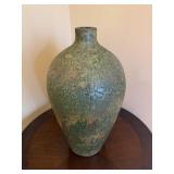 Green Textured Vaseï¿½8ï¿½16.5