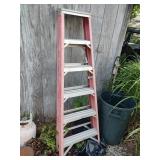 6' Fiberglass Step Ladder