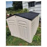 Rubbermaid Outdoor Storage Bin - Read Details