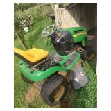 John Deere LA100 5 Speed Riding Lawn Mower