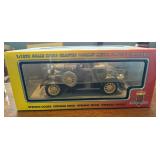 1:18 Scale Motor City Classic Diecast Car Model