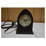 Vtg Hudson Bakelite Mantle Clock