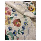 Twin Size Quilt with Floral Motif and Scalloped Ed