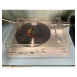 Yamaha P-450 Stereo Turntable w/ Dust Cover