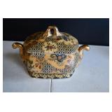 Vt Porcelalin Lidded Box