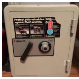 Sentry 1380 Safe w/ Combination Lock