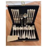 WM Rogers 42pc Flatware Set