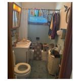 Bathroom Lot With Assorted Items
