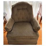 Broyhill Upholstered Armchair Button-Tufted Back