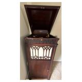 Edison Model C250 Diamond Disc Phonograph