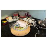 Kitchenware and Bakeware Lot