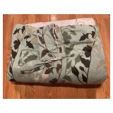 Queen Sized Conforter and Pillow Cases