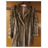 S/M Fur Coat, Med length, Safuron