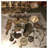 19pcs of vintage cast iron & brass items