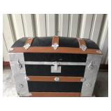 Early humpback shipping trunk