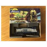 Vintage HO CSX Engine