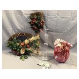 4pcs of home décor including large decanter