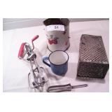Large lot of vintage kitchen items
