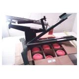 Skeet throwing machine with skeets