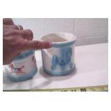 3pcs of vintage mugs and small planter