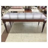 Mahogany Tabel w/Fluted Legs