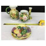 4 Matching Pieces of Decorative Table Wear