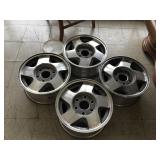 Set of 4 Chevrolet Tahoe 17" Rims w/Centers & Lug