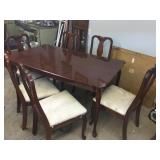 Mahoganay queen ann table w/6 chairs