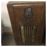 Vintage Philco Wooden Radio