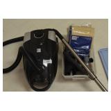 Kenmore Canister Vacuum Cleaner w/Accessories & Ba