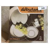 Debutante glass place setting for 4