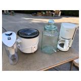 4pcs of kitchen items