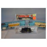 Selection of 4 Atlas N Scale Train Rail Cars