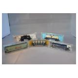 Selection of 5 Atlas N Scale Train Rail Cars