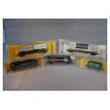 Selection of 5 Atlas N Scale Train Rail Cars