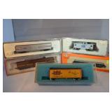 Selection of 5 N Scale Con-Cor Train Rail Cars