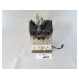 N Scale "Burning Apaprtment Building" w/Light fo